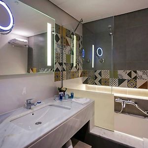 Guest room 2 Twin or Single Beds City view Balcony